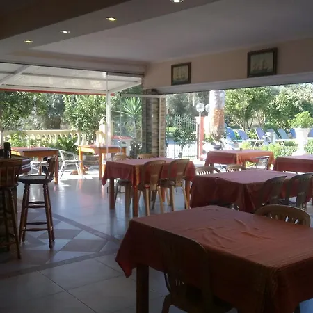 Aparthotel Flamingo Corfu 3*